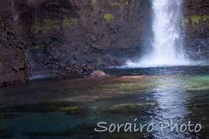 白糸の滝・滝つぼ